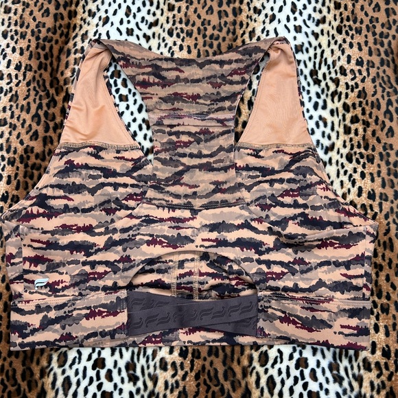 Fabletics On-The-Go PowerHold HW Leggings & Sports Bra  Cacao Tigress Sz L - Picture 14 of 16